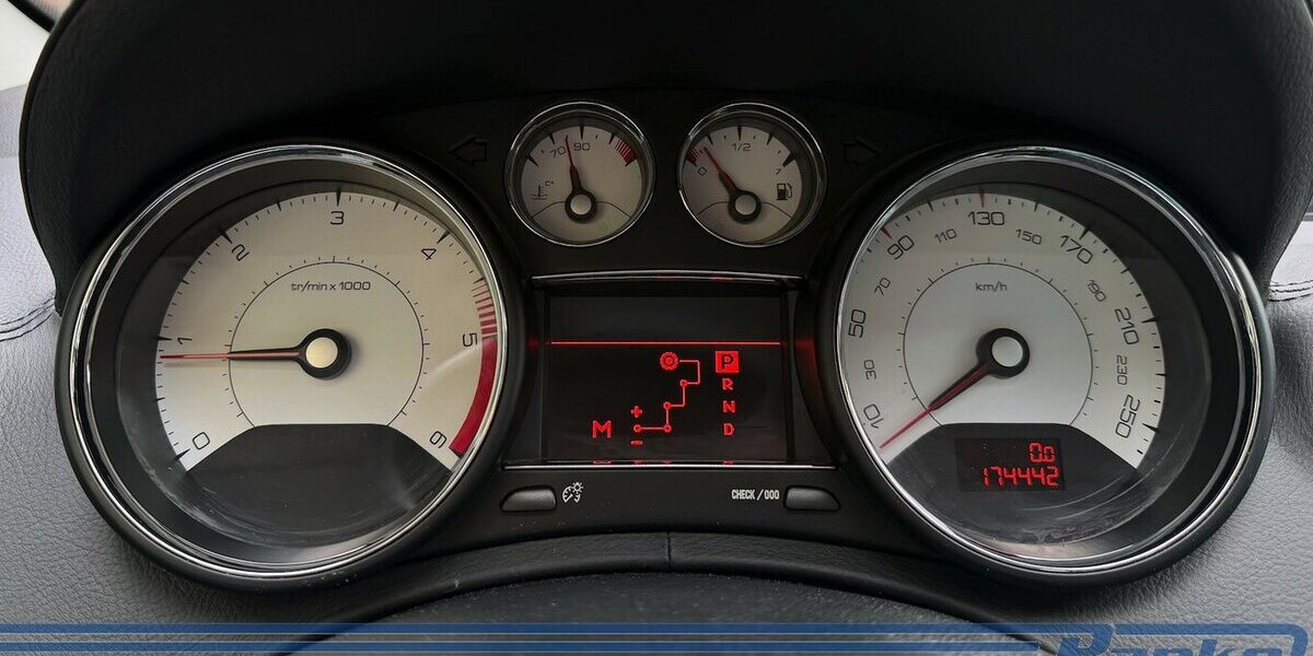 Peugeot 308 CC Allure*Xenon*Navi*Memory*Leder*JBL*Tempo 174.442 km 6.480 &euro; Berlin 13187