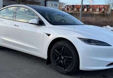 Tesla Model 3 53.594 km 27.150 &euro; Berlin, Stadt 10178