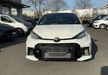 Toyota Yaris 4.700 km 47.900 &euro; Nürnberg 90408