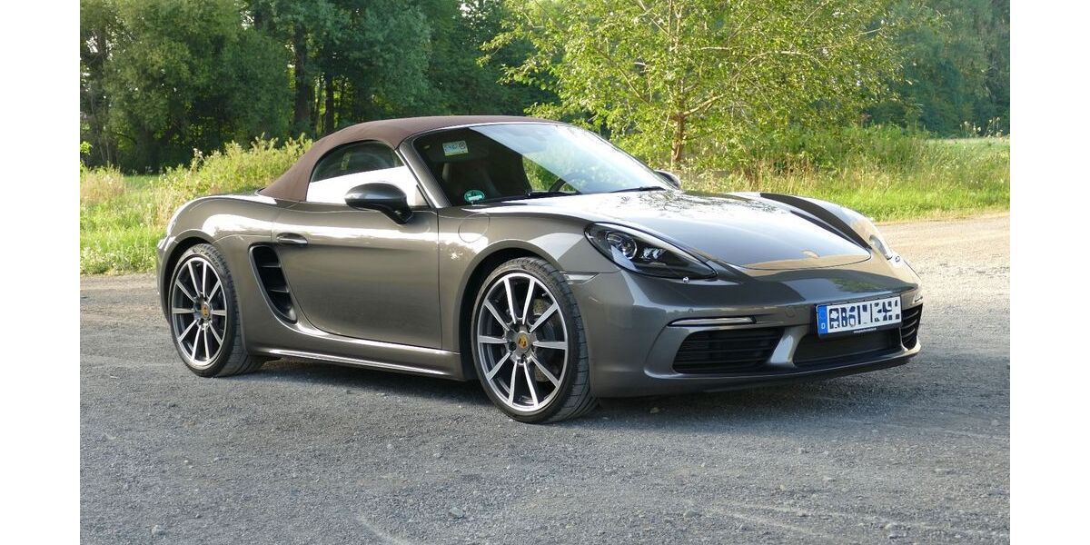 Porsche Boxster 38.000 km 61.718 &euro; pforzheim 75177