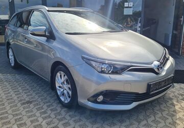 Toyota Auris 89.370 km 17.700 &euro; Karlsburg OT Moeckow 17495
