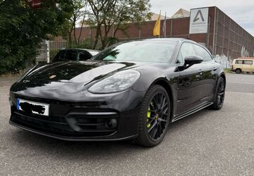 Porsche Panamera 88.700 km 67.900 &euro; Düsseldorf 40476