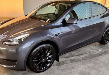 Tesla Model Y 50.000 km 29.950 &euro; Düsseldorf 40479