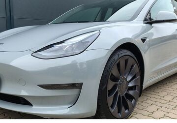 Tesla Model 3 63.500 km 31.900 &euro; Hannover 30165