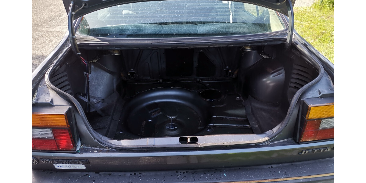 VW Jetta,1986,Diesel,Automatik 54 PS 160.000 km 5.880 &euro; Attenkirchen 85395