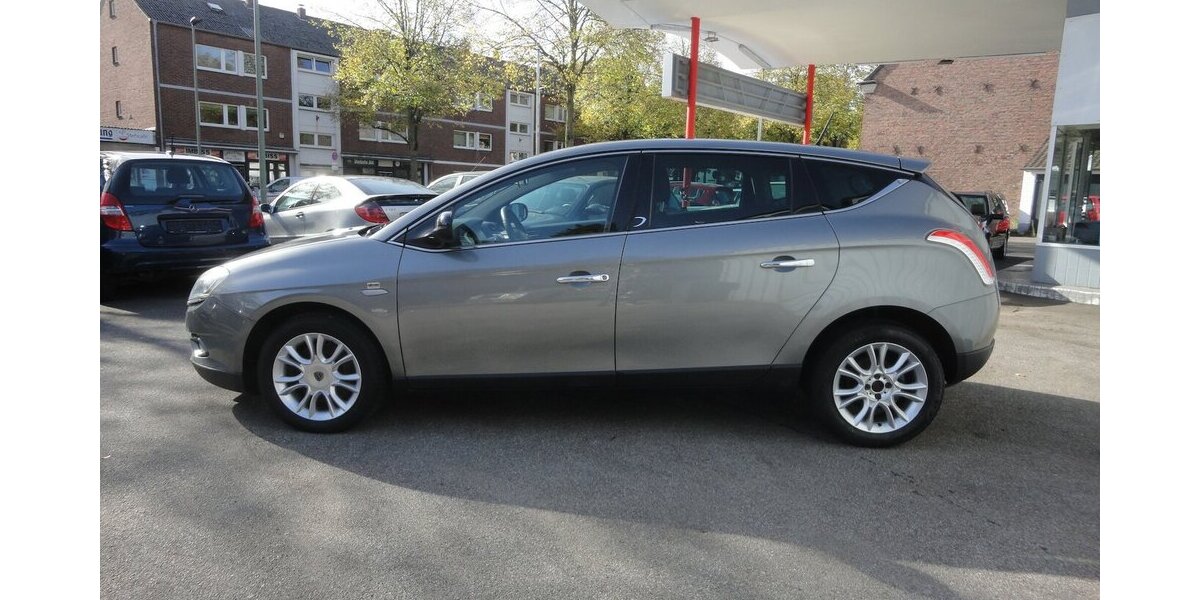 Lancia Delta Oro 1,9d 140 KW HU11/27 Klimatr+Navi+Leder 167.000 km 4.990 &euro; Neuss 41462