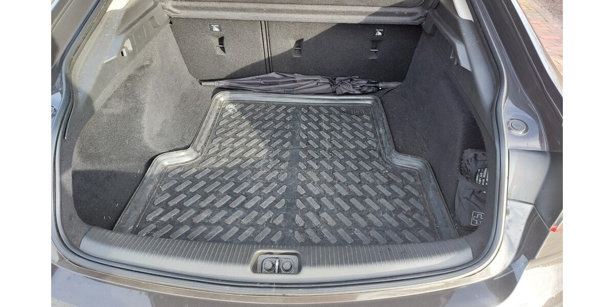 Opel Insignia 64.000 km 18.499 &euro; Westoverledingen 26810