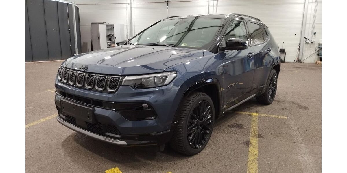 Jeep Compass 31.169 km 22.990 &euro; Staßfurt (Sachsen-Anhalt) 39418