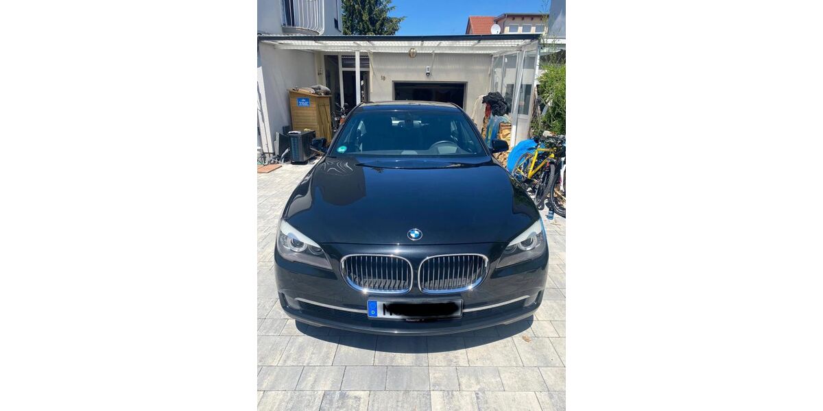 BMW 740 122.680 km 16.000 &euro; München 81243