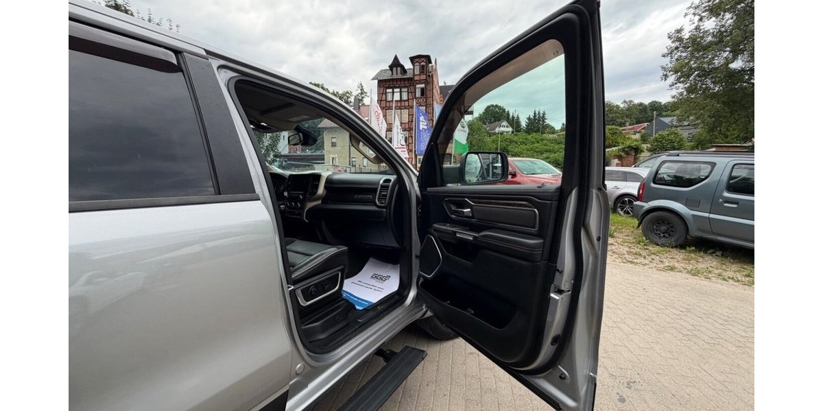 Dodge RAM 1500 Hemi Laramie4x4