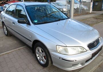 Honda Accord 166.000 km 2.450 &euro; Berlin 12357