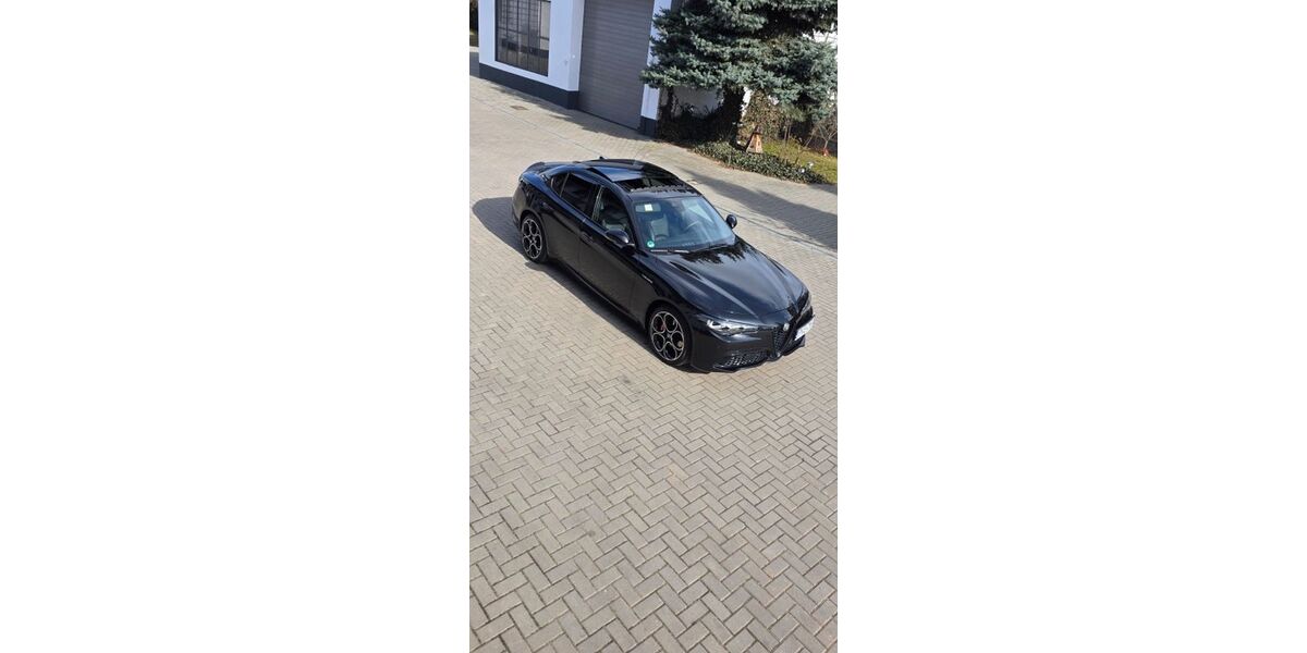 Alfa Romeo Giulia 22.000 km 38.800 &euro; Kępno 