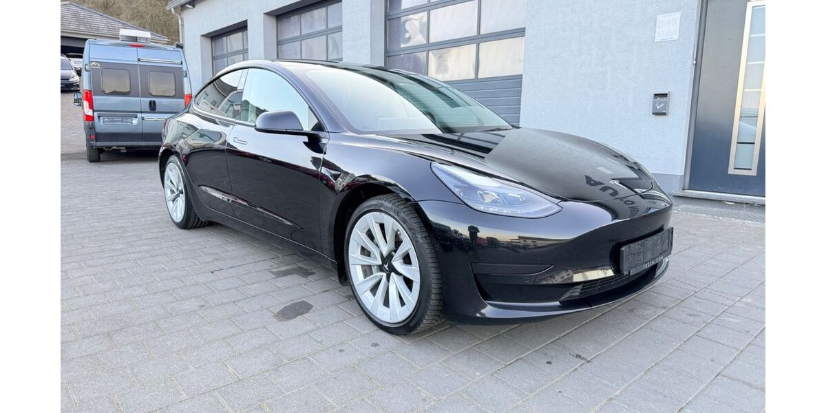 Tesla Model 3 165.600 km 16.950 &euro; Tünsdorf 66693