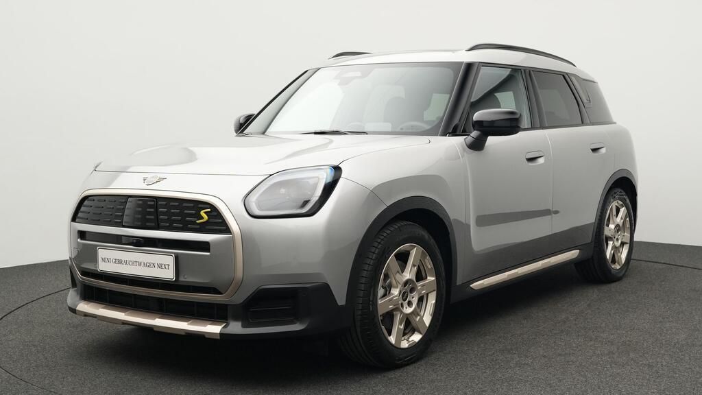 Mini Countryman SE (Cooper) 4.803 km 41.418 &euro; 