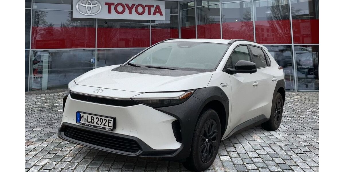 Toyota bZ4X 15.990 km 31.990 &euro; München 80687