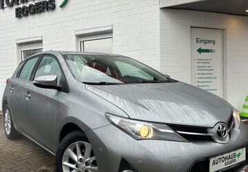 Toyota Auris 120.074 km 8.490 &euro; Bad Segeberg 23795