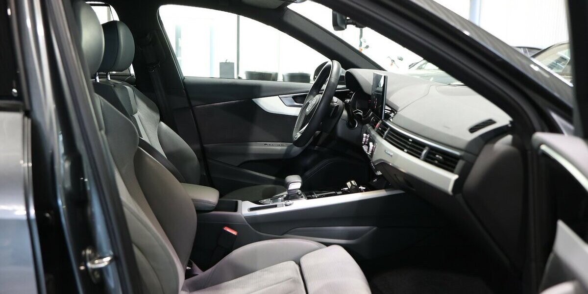 Audi A4 Avant 40 TFSI QUATTRO S-LINE SPORT BLACK TOP 113.000 km 27.444 &euro; Hamm 59077