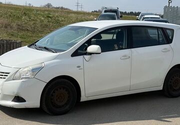 Toyota Verso 340.000 km 2.600 &euro; Dotternhausen 72359
