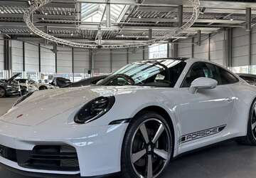 Porsche 992 14.750 km 141.790 &euro; Paderborn 33100