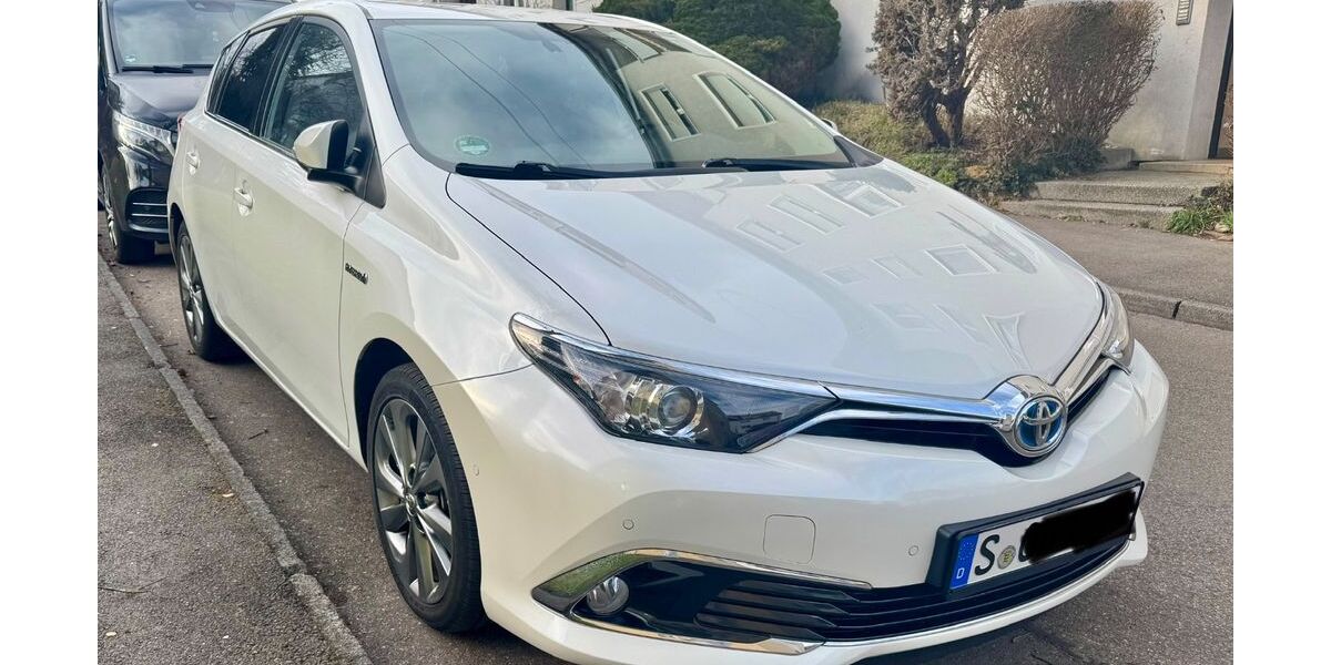 Toyota Auris 69.800 km 14.800 &euro; Stuttgart 70469