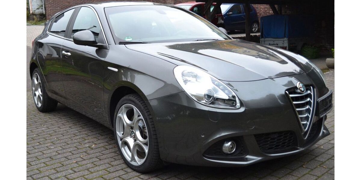 Alfa Romeo Giulietta 102.000 km 12.650 &euro; Remscheid 42859