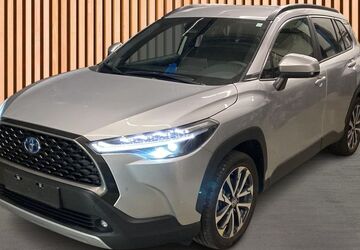 Toyota Corolla Cross 3.100 km 33.980 &euro; Dresden 01328