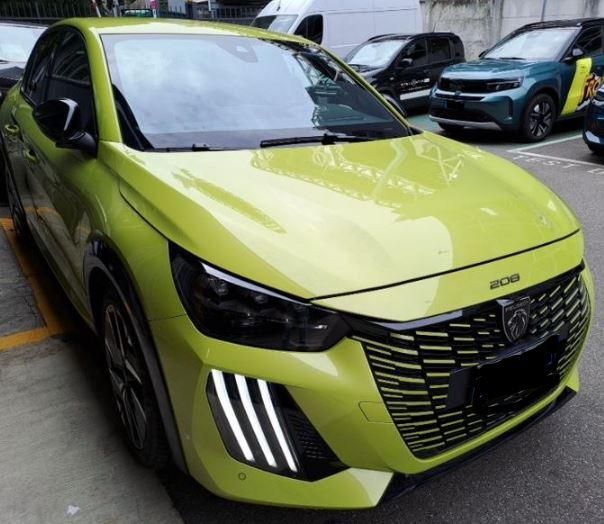 Peugeot 208 11.778 km 16.980 &euro; Rüsselsheim 65428