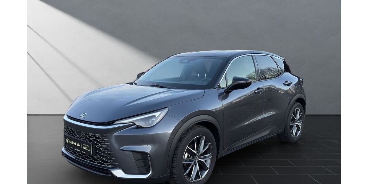 Lexus LBX 7.759 km 33.750 &euro; Wesel 46485