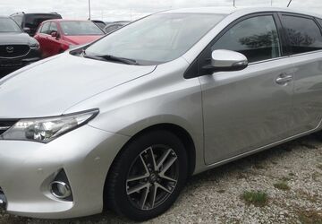 Toyota Auris 77.000 km 12.890 &euro; Butzbach 35510