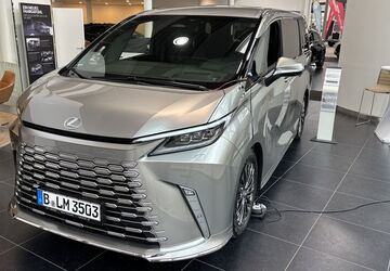 Lexus LM 7.000 km 119.990 &euro; Berlin 13403