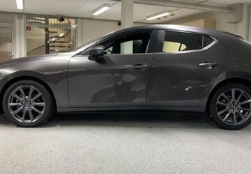 Mazda 3 1.499 km 28.480 &euro; Fürth 90763