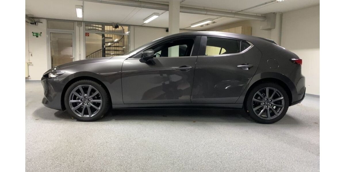 Mazda 3 2.500 km 27.890 &euro; Fürth 90763