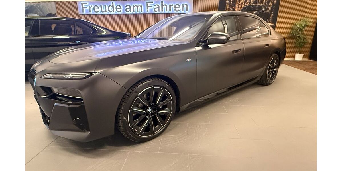 BMW i7 12.500 km 93.800 &euro; München 81929