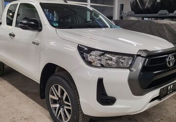 Toyota Hilux 223.000 km 21.500 &euro; Erfurt 99099