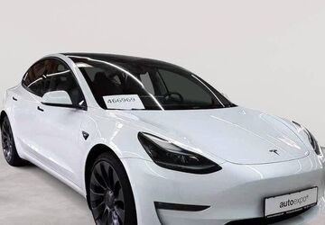 Tesla Model 3 48.611 km 29.989 &euro; Fernwald-Steinbach 35463