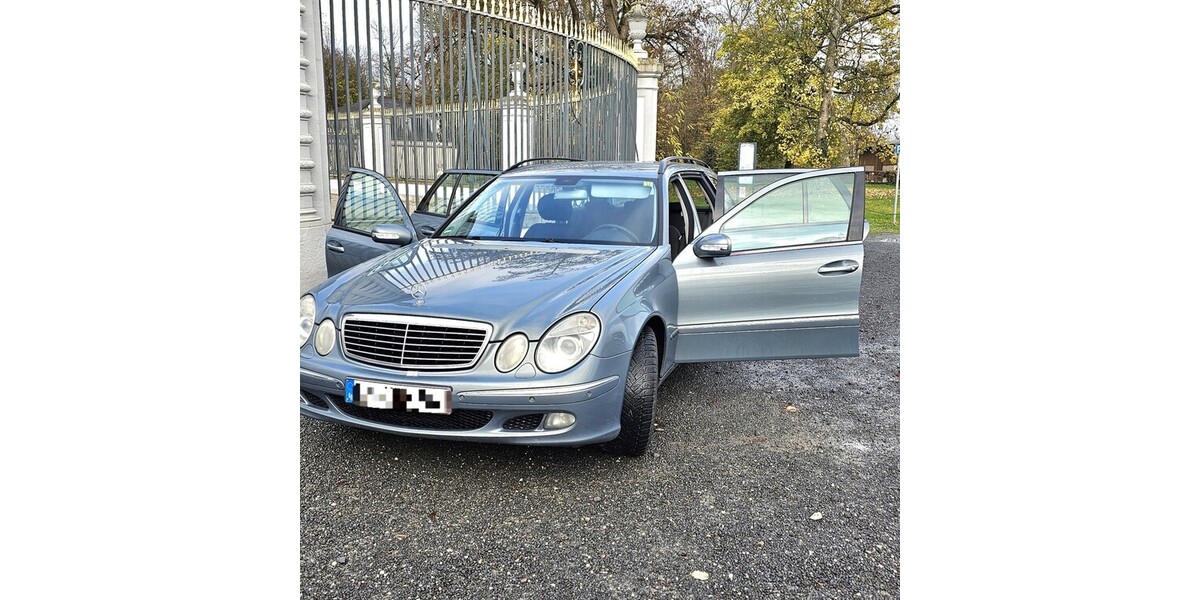 Mercedes-Benz E 220 570.072 km 2.990 &euro; Hürth 50354