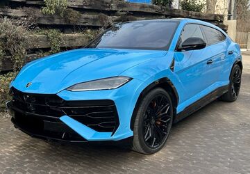 Lamborghini Urus 7.600 km 374.850 &euro; München 81669