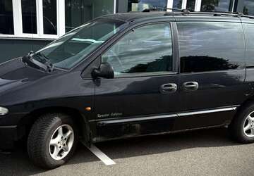 Chrysler Voyager 245.000 km 550 &euro; Düren 52349