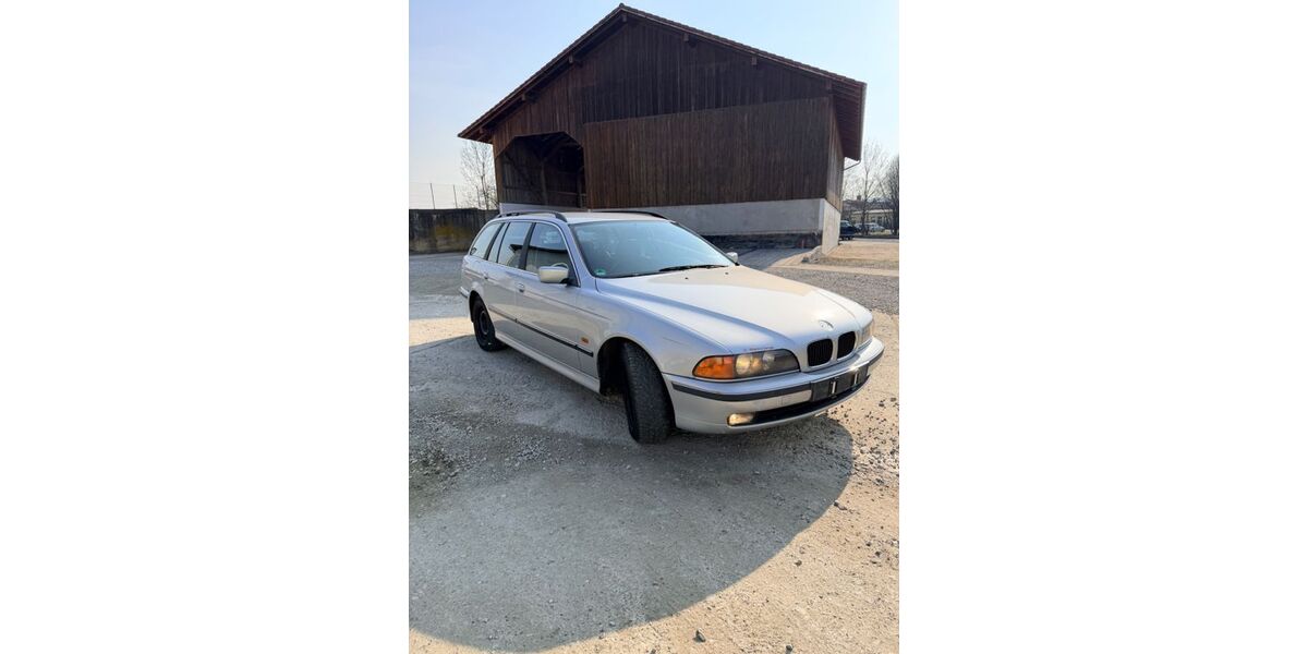 BMW 523 262.000 km 899 &euro; Garching a.d. Alz 84518