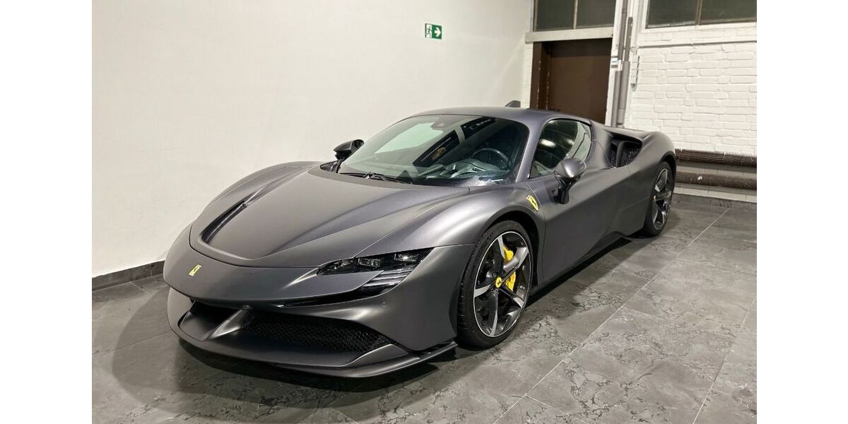 Ferrari SF90 31.000 km 380.000 &euro; Köln 50678