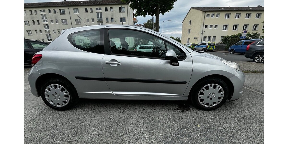 Peugeot 207 205.000 km 2.100 &euro; Frankfurt 