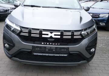 Dacia Sandero 28.000 km 14.999 &euro; Trappenkamp 24610