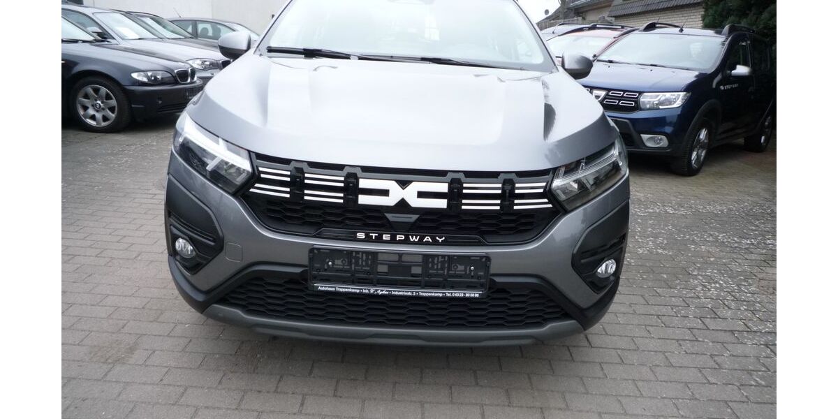 Dacia Sandero 28.000 km 14.999 &euro; Trappenkamp 24610