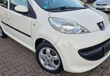 Peugeot 107 136.000 km 2.999 &euro; Ludwigshafen 67071