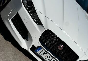 Jaguar XE 100.000 km 22.800 &euro; kraków 32-10