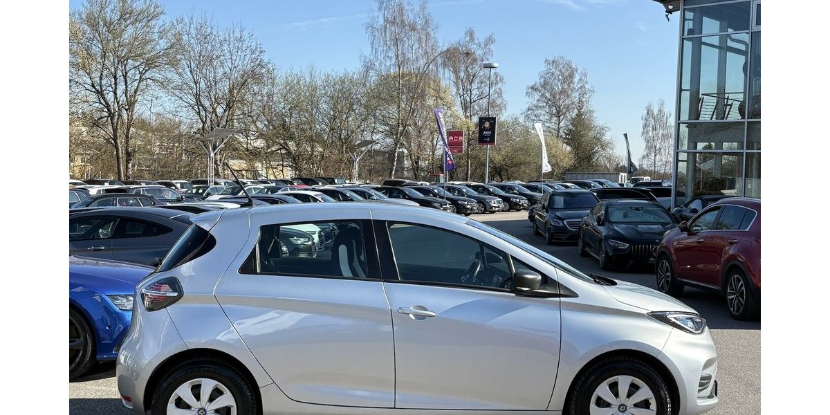 Renault ZOE Life WINTERPAKET/DAB/KLIMA/KEYLESS/SHZ/V+C 94.757 km 11.900 &euro; Villingen-Schwenningen 78054