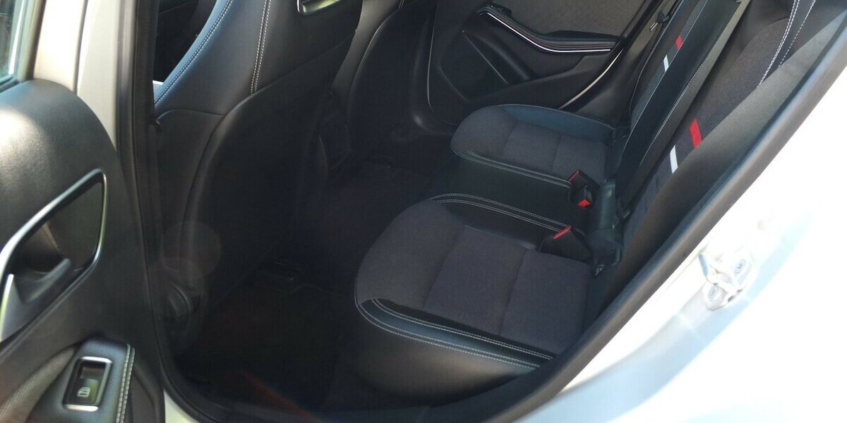 Mercedes-Benz A 180 WM26:STYLE NAVI SHZ MFL LMF TEILLEDER alle I 92.145 km 11.198 &euro; Köln 50858