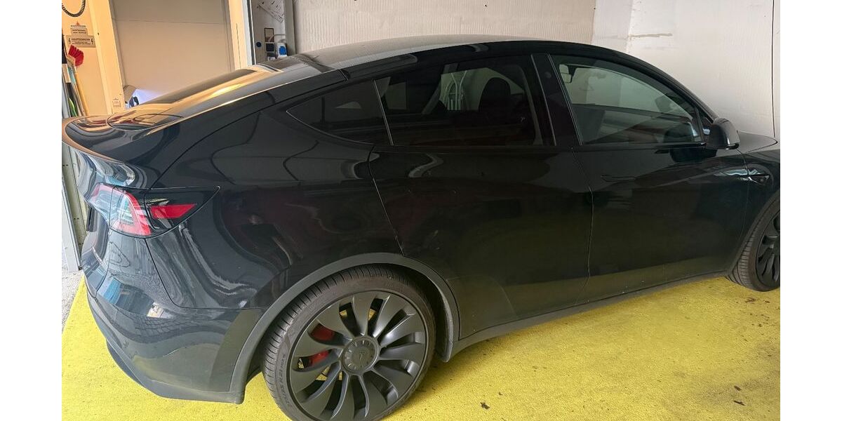 Tesla Model Y 23.000 km 42.000 &euro; Regensburg 93047