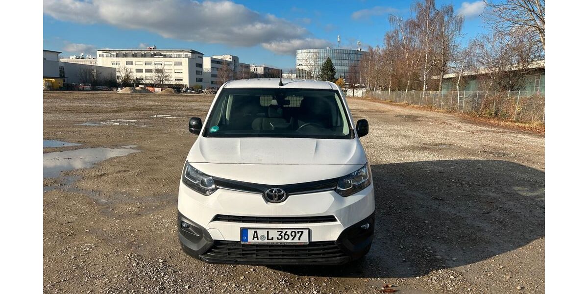 Toyota Proace City 13.356 km 17.999 &euro; Augsburg 86167