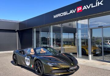Ferrari SF90 1.722 km 592.900 &euro; Písek 